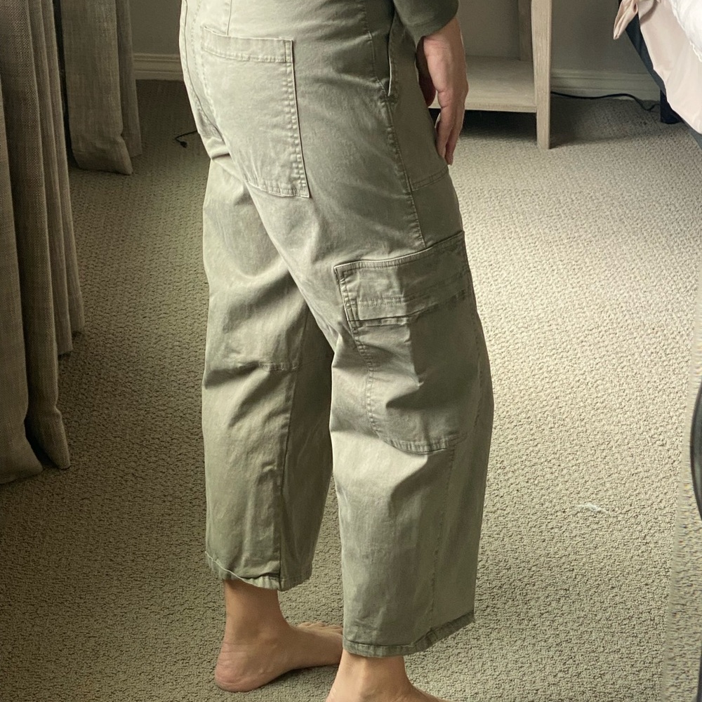 Women's Universal Thread Olive Cargo Pants - Picture 3 of 4
